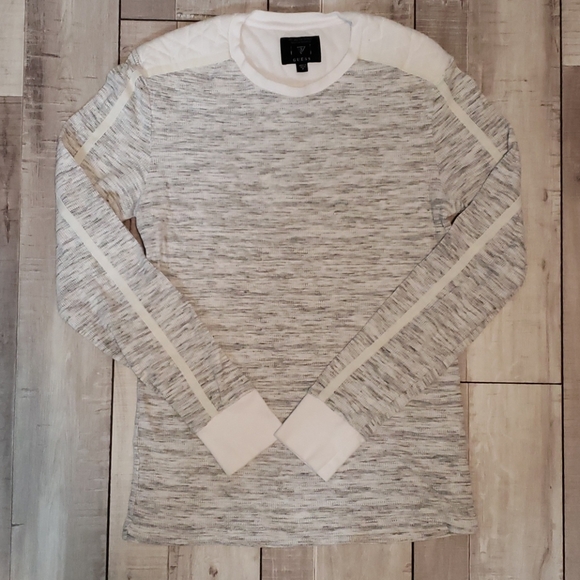 Guess crew shirt - Picture 1 of 2